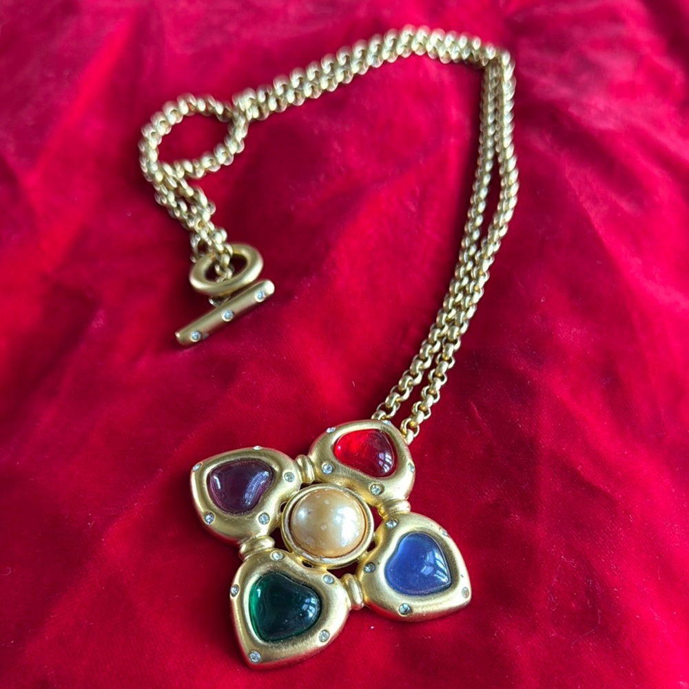 GIVENCHY VINTAGE HEART CABOCHON CRYSTAL TOGGLE CLASP Gold Multi-Stone Necklace